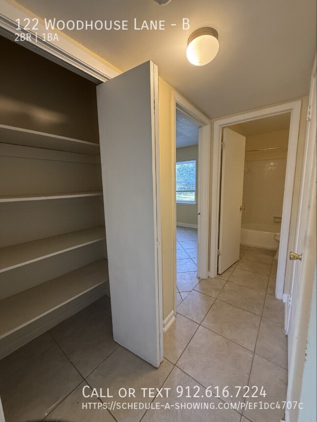 Foto del edificio - 122 Woodhouse Ln