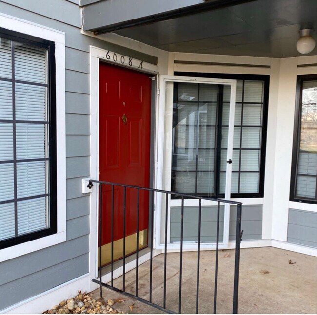 Building Photo - 6008 Ellesmere Ct