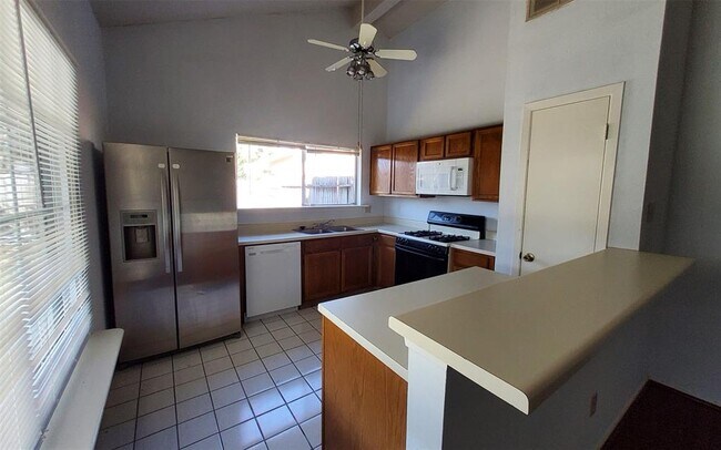 Foto del edificio - 1126 Melford Ave