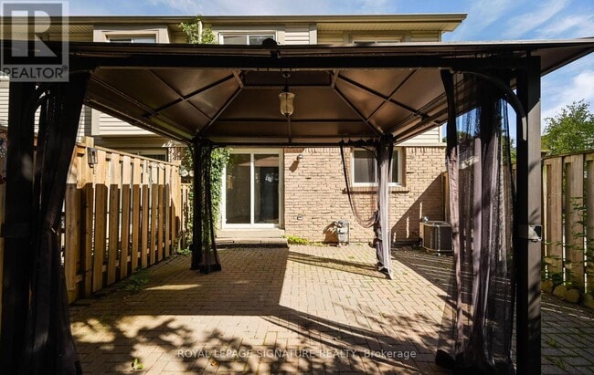 Building Photo - 2700 Battleford Rd