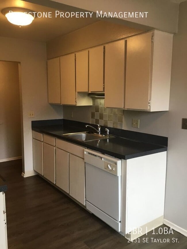 Foto del edificio - Two bedroom coming soon!