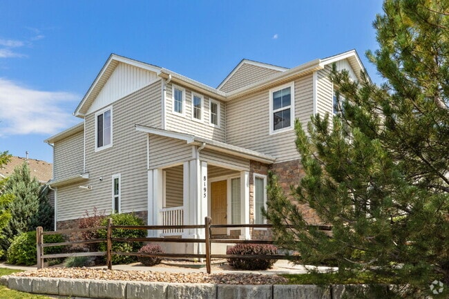Building Photo - Granite Kitchen, Central AC, Oversized Gar...