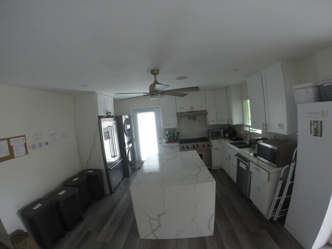 Foto del edificio - 3720 Elm Ave