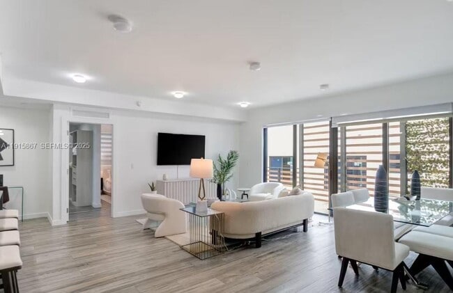 Foto del edificio - 2955 Bird Ave