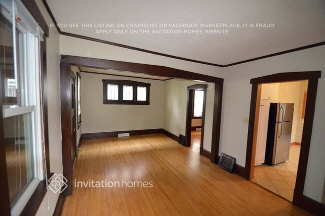 Building Photo - 3455 33rd Ave S