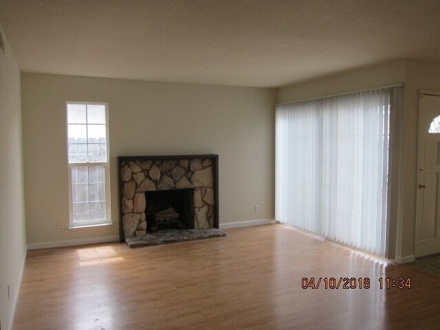 Foto del edificio - Milpitas duplex home