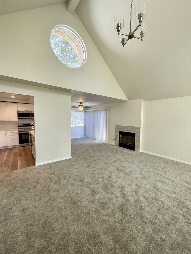 Building Photo - Fantastic  2Br/2Ba Upper Condo in Bernardo...