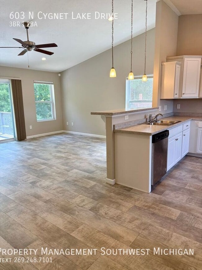Building Photo - 603 Cygnet Lake Dr