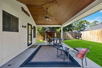 Building Photo - 5418 Roserock Ln