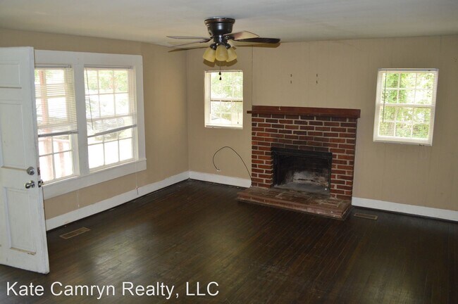 Building Photo - 3 br, 2 bath House - 900 Eastern Valley Road