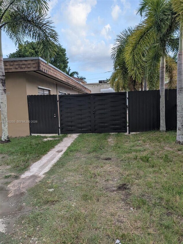 Foto del edificio - 633 NW 1st St