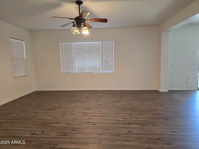 Building Photo - 1514 E Hummingbird Way