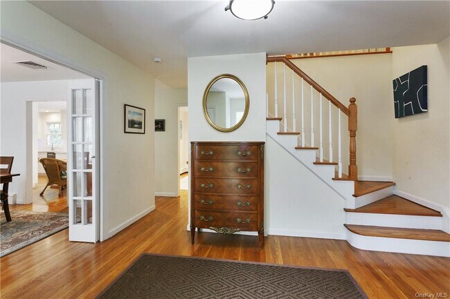 Building Photo - 452 Rosedale Ave
