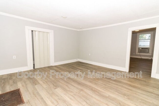 Building Photo - 2901 E 47th St