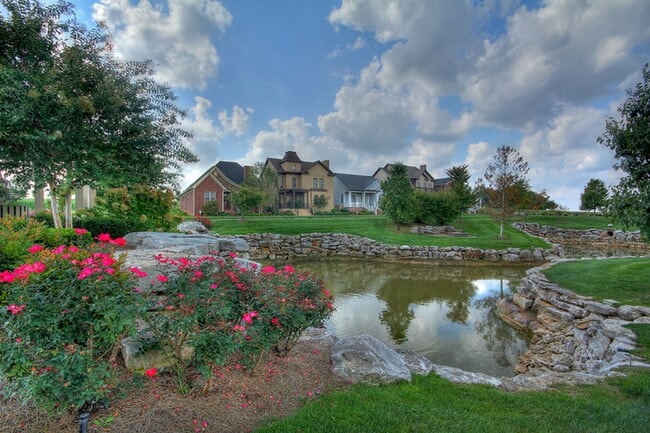 Building Photo - 550 Traditions Blvd