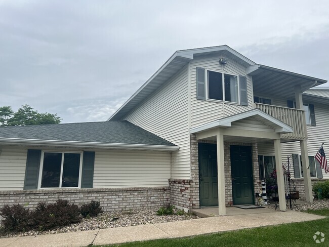 Building Photo - River Ridge Apartments-Waupaca