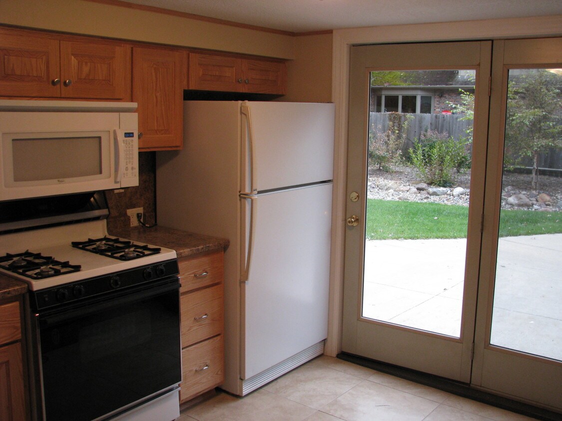 1810 74th St Unit 1, Windsor Heights, IA 50324 Apartments in Windsor