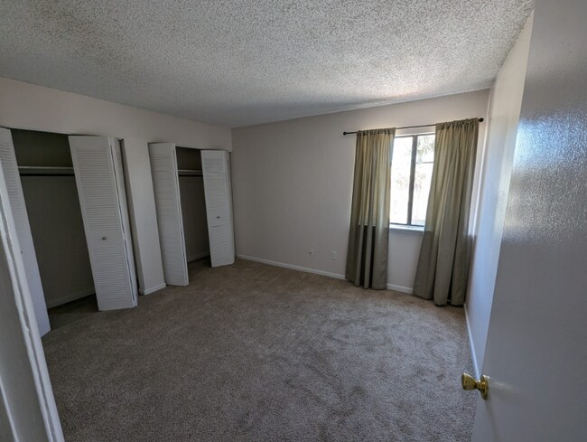 Foto del edificio - 308 Miracle Strip Pkwy SW