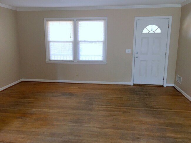 Foto del edificio - 1501 Tall Pines Cir