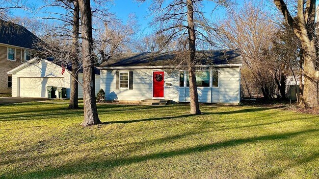 Foto del edificio - 2260 Woodlawn Rd