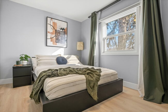 Building Photo - 7916-7936 36 Ave NW