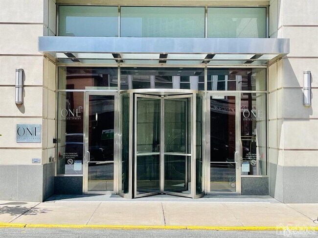 Foto del edificio - 1 Spring St