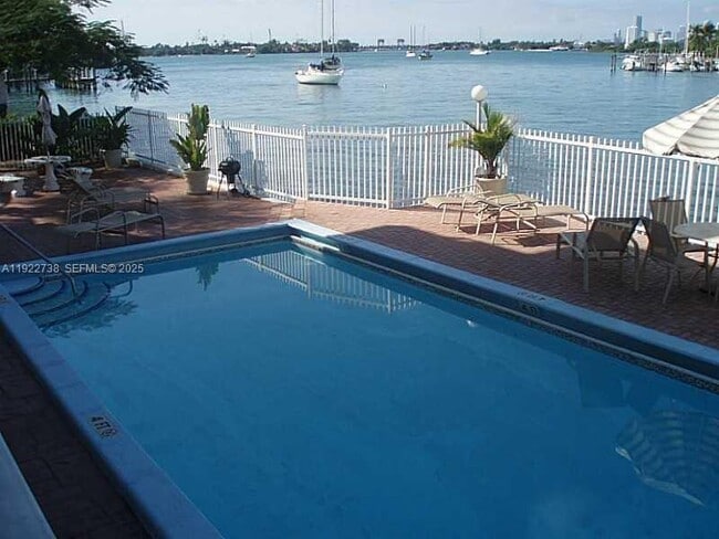 Foto del edificio - 1441 Lincoln Rd