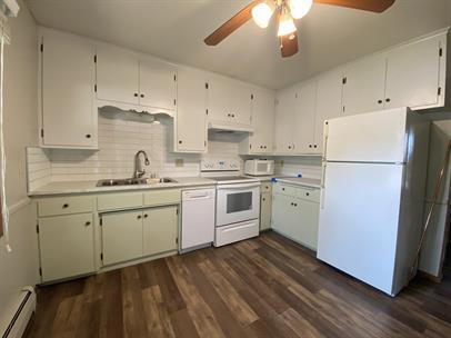 Building Photo - "Spacious 3-Bedroom Haven with Two Full Baths in Prime Hopkins Location!"