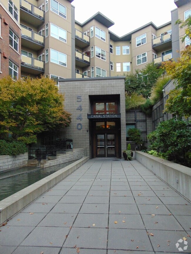 Building Photo - 5440 Leary Ave NW