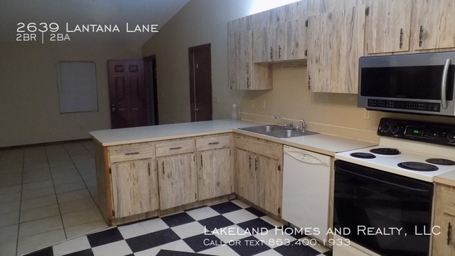 Building Photo - 2639 Lantana Lane
