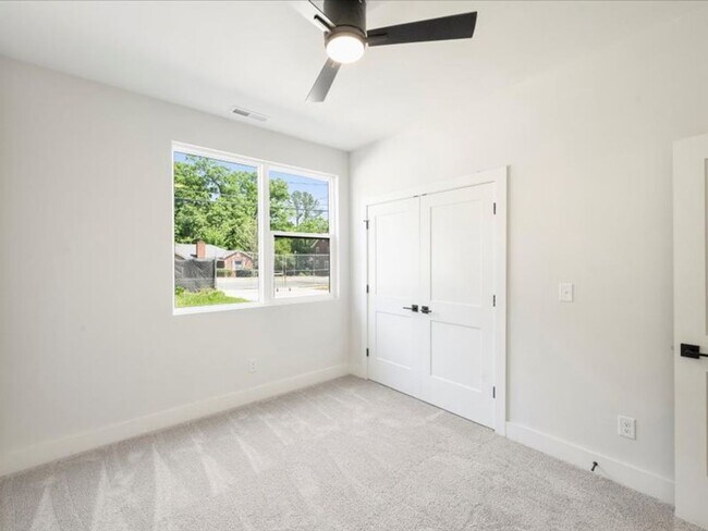 Building Photo - Modern Luxury Townhomes in Charlotte, NC.