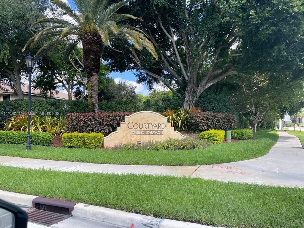 Foto principal - 4034 Peppertree Dr