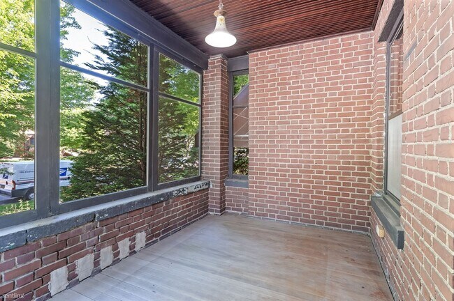 Building Photo - 2 br, 1 bath Condo - 918 Goodrich Avenue