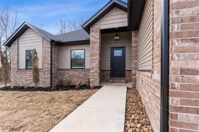 Building Photo - 2 Creetown Ln