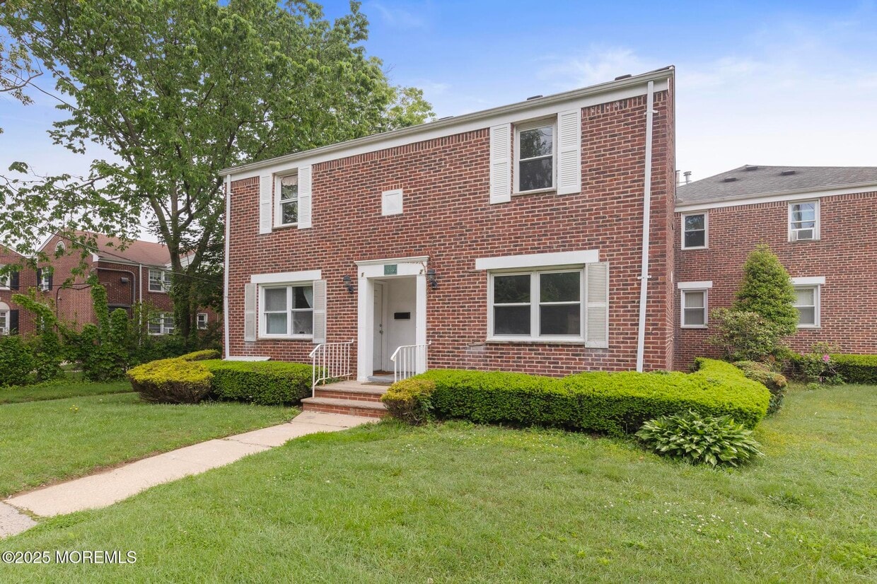 Primary Photo - 317 Bath Ave