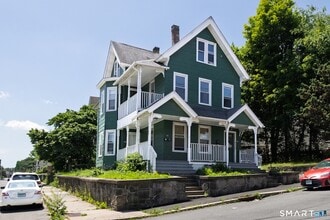 Building Photo - 95 Sunnyside Ave