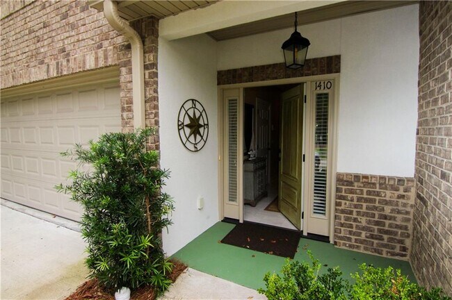 Building Photo - 1410 Reserve Ct