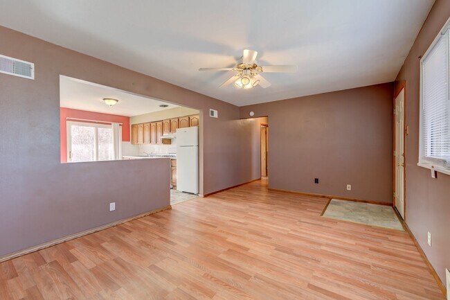 Foto del edificio - 1640 Marshall Ct