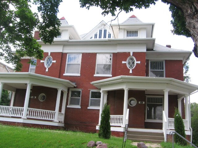 Building Photo - 824 N 9th St