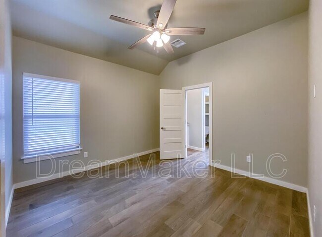 Building Photo - 5004 Magnolia Mdw Wy