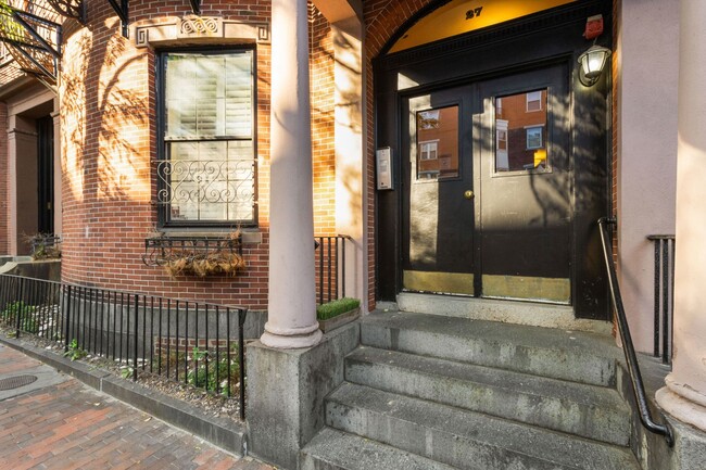 Building Photo - 27 Bowdoin St