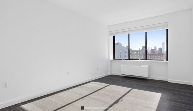 Building Photo - 164 W 24th St