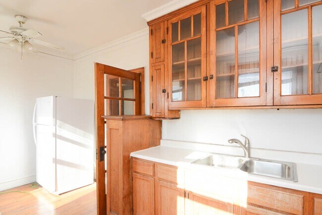 Foto del edificio - 4826 W Addison St