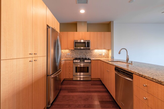 Building Photo - Crowder 500 Unit 609