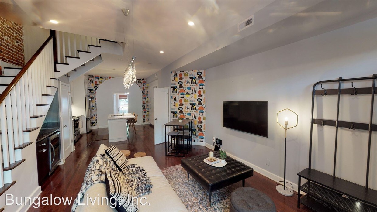 Primary Photo - 624 3rd St NE