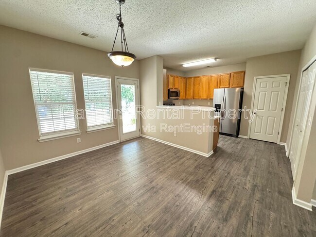 Foto del edificio - 4885 Robinson Square Dr