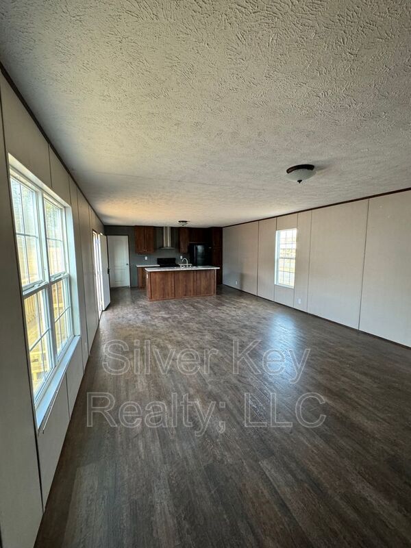 Foto del edificio - 3000 Highway 11 S