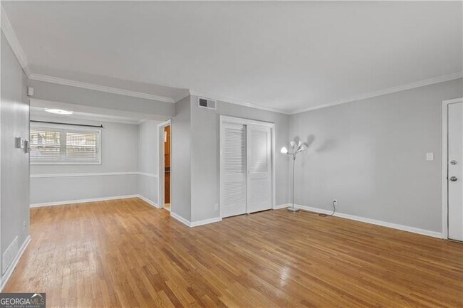 Foto del edificio - 3660 Peachtree Rd NE