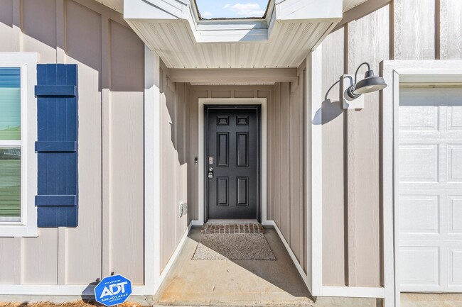 Foto del edificio - Spacious 4 Bedroom in Crestview!