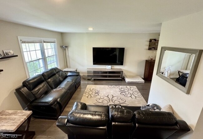 Foto del edificio - 2109 Jamestown Common